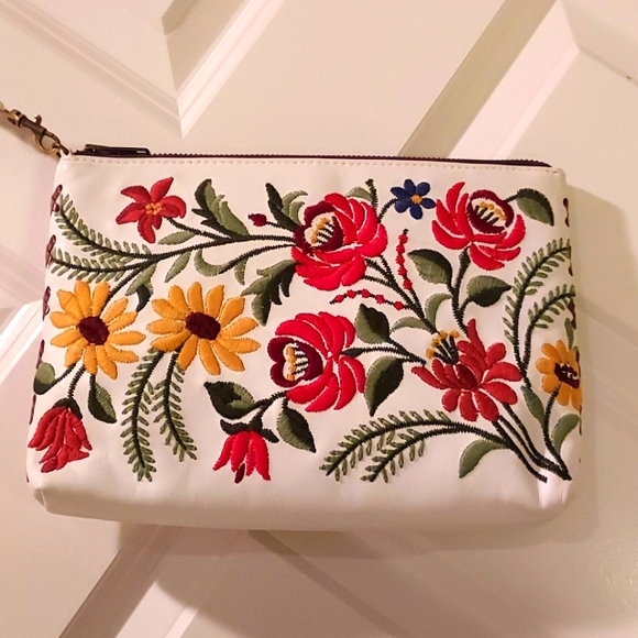 Isabella Fiore Handbags - Isabella Fiore Italian Leather Clutch